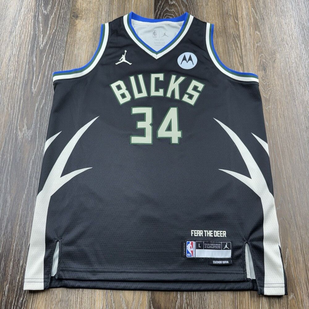 Nike Milwaukee Bucks Giannis Antetokounmpo Jersey Youth L Statement Edition NBA